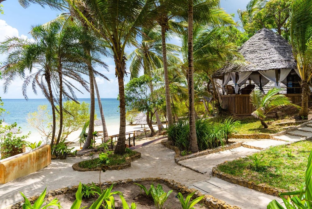 Pole Pole Bungalows thumbnail 4